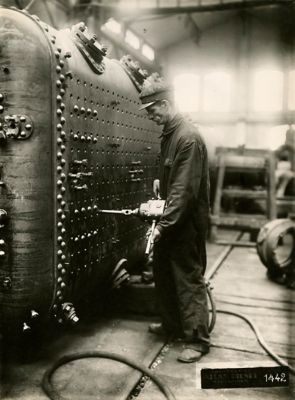The drill machine BR-12 in the early 1900s