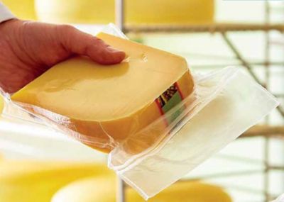 Vacuum packaging with cheese illustration