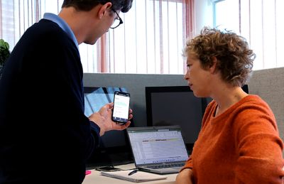 Ebba och Wilhelm använder ALTURE Optimize som är en datadriven tjänst för produktionsoptimering, i mobilen