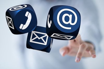 Kontakt Österreich Bild Würfel mit Telefon-, Mail- und Brieflogo