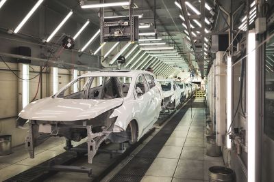 Typical application in vehicle production paint shop: underbody sealing