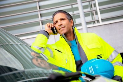 Service Hotline Austria Servicetechniker am Telefon