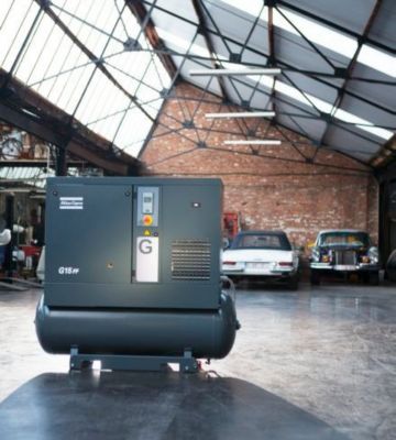 G 15 FF oil-injected rotary screw compressor with integrated refrigerant dryer