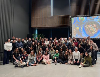 Colaboradores Holding América Latina 2025 em Team Building