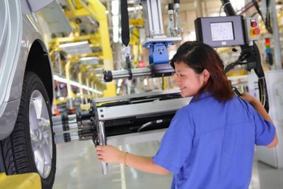 PowerMACS 4000 and QST spindles fixtured express at Geely car assembly
