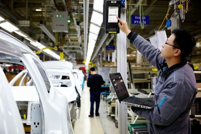 Volvo, Bosch, service, applications, people, PF6000, computer, carline