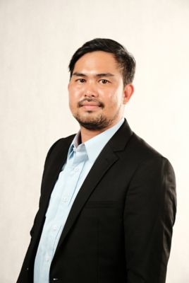 Sales Engineer in a Call