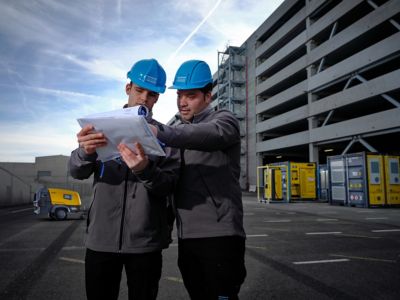 Fahrbare Kompressoren, mobile Stromerzeuger, Entwässerungspumpen, Lichtmasten und handgehaltene Bauwerkzeuge