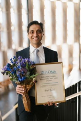 The Peter Wallenberg award 2022 went to Amit Tiwari from the Power Technique Service division. Amit Tiwari saw the opportunity to transform vendors into service partners through a partnership program that defines a global loyalty strategy, a framework and digital tools for dealers and Customer Centers to become more proactive.