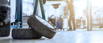Professional-top-banner-mechanical-workshop-tyres