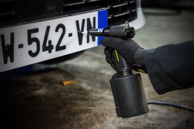 RC6700 Riveting application