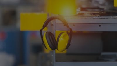 Soundproof headphones for industry plants_dark