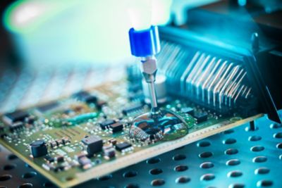 Electronics vacuum potting