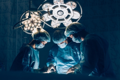 HDR case study - 3 surgeons in an operating room.