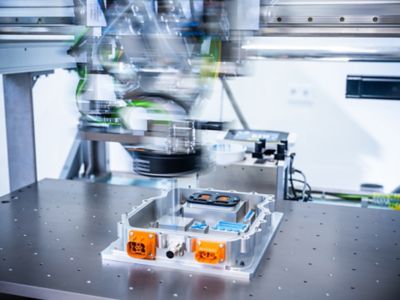 High-speed TIM dispensing in action: Gap filler application with Scheugenpflug equipment