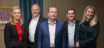 Gruppfoto från TechTalk-avsnittet med två kvinnor och tre män