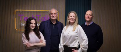 Ett gruppfoto från ett TechTalk-avsnitt med två kvinnor och två män
