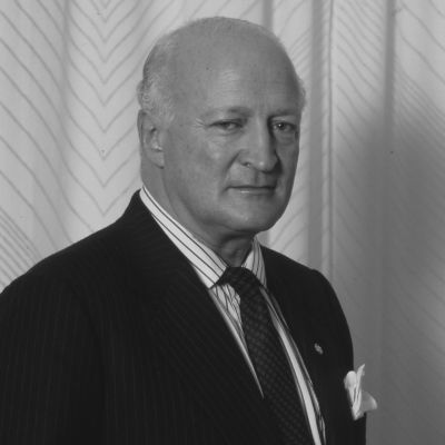 Tom Wachtmeister was first employed by the Group in 1959 and held various positions before he was appointed Managing Director in 1975.