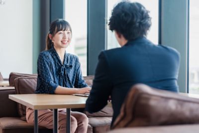 Business woman having a one-on-one meeting