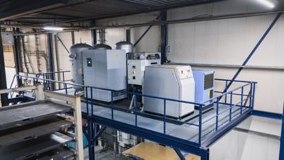 Afbeelding van de installatie van de stikstofgenerator ter plaatse