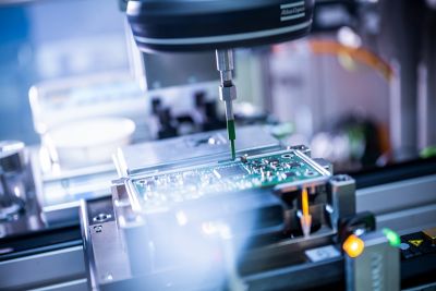 Vision solution for inline bead inspection directly integrated in a dispensing cell from the product line Scheugenpflug 
