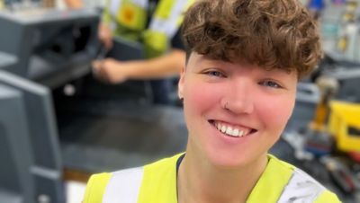 Yoni De Groof at work.